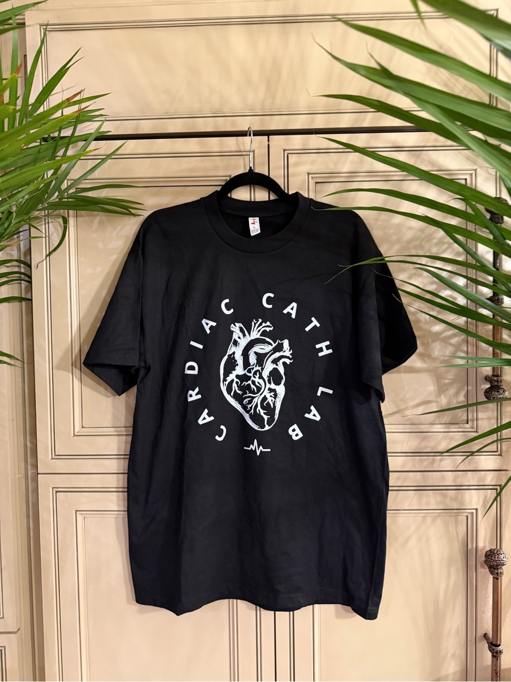 New Velan CARDIAC CATH LAB Black Graphic T-Shirt Tee Shirt Medical Nursing Heart